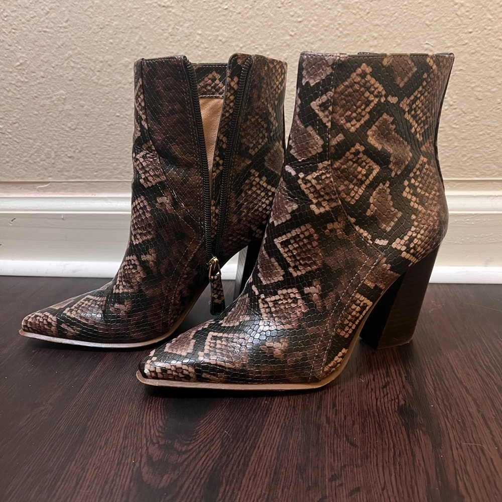 JLO Snake Print High Heel Boots🖤